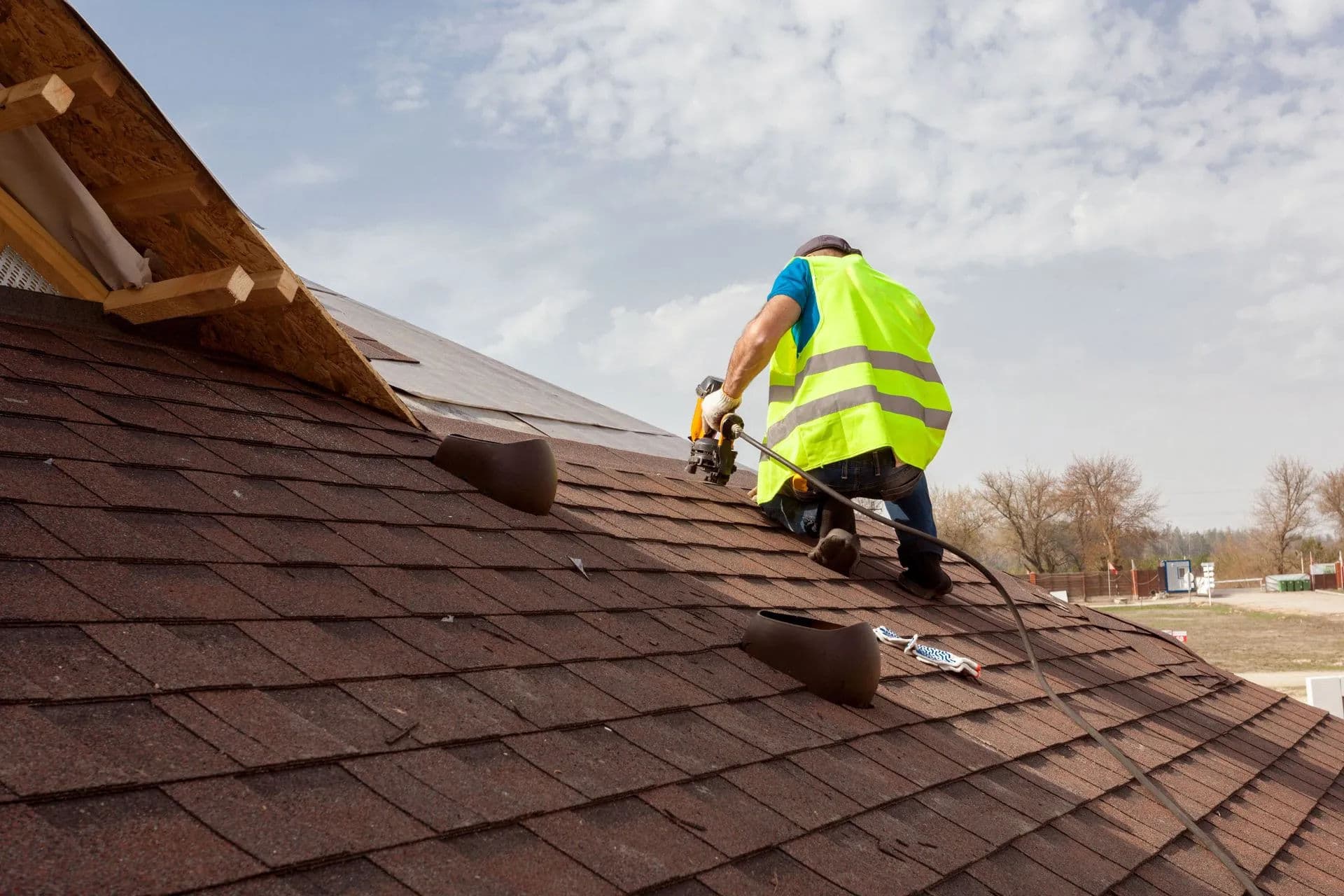 Why You Should Leave Roof Replacement to the Professionals image